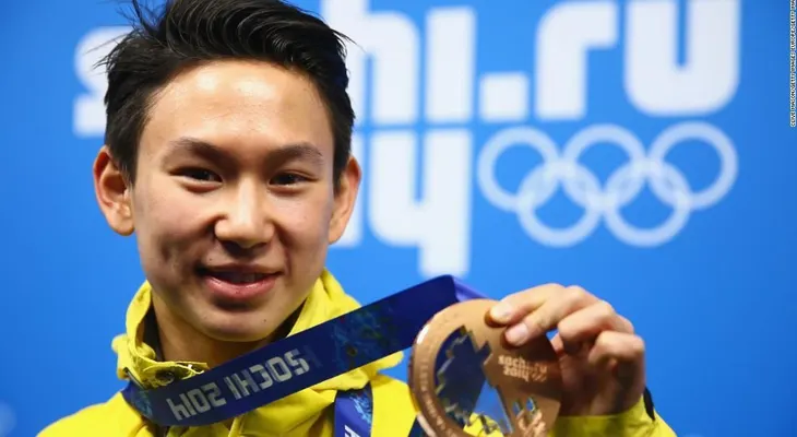 Apuñalan de muerte a Denis Ten, el primer patinador kazako en ganar una medalla olímpica