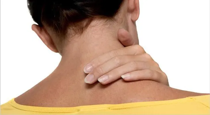 ¿Cómo tratar el dolor de cuello?