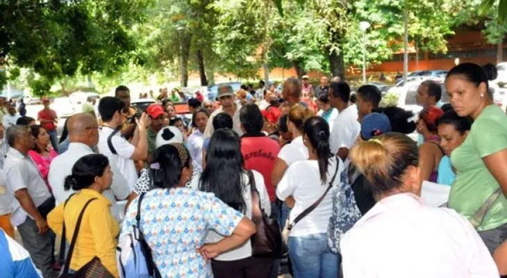 Sindicatos de salud exigen la renuncia del presidente de Insalud 