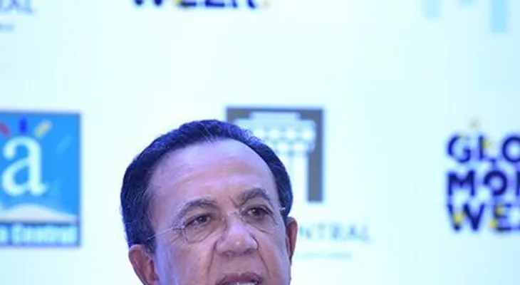 Valdez Albizu da apertura a IV Semana Económica y Financiera del BCRD