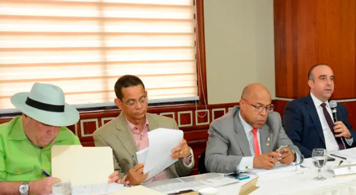 Conforman subcomisión en el Congreso para delimitar funciones integrantes JCE