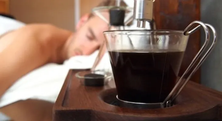 Beber café atrasa tu reloj interno hasta 40 minutos