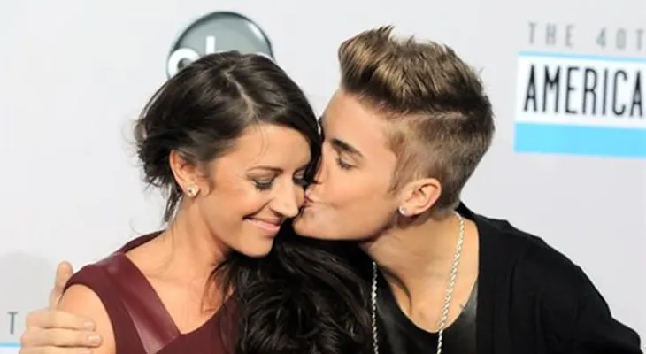 La mamá de Justin Bieber reconoce que ya no puede controlarlo