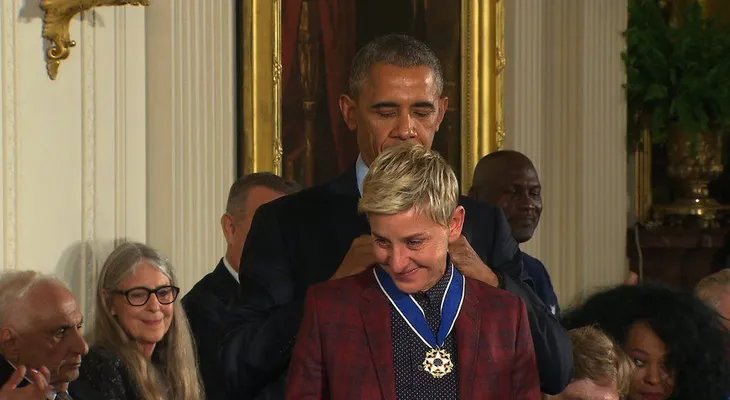 Lágrimas y un impresionante 'mannequin challenge' en las últimas Medallas de la Libertad de Obama