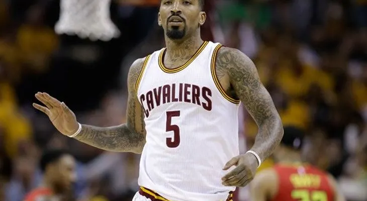 Los Cavs imponen marca con 25 tiros de tres en paliza sobre Atlanta