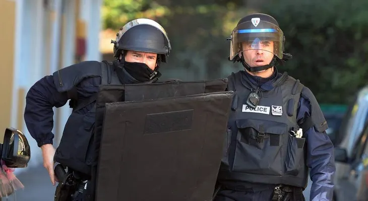 Dos heridos tras tiroteo en escuela al sudeste de Francia