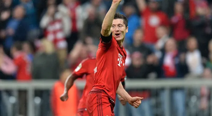 Gesta histórica de Lewandowski: cinco goles en nueve minutos