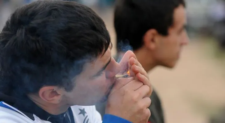 Como el cangrejo; adolescentes EEUU consumen 10 veces más marihuana que hace 30 años