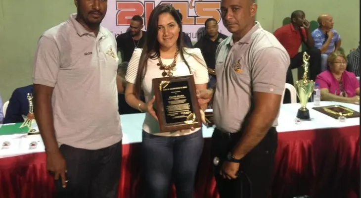 Liga de Baloncesto La Soga reconoce a Charinée Ovalles