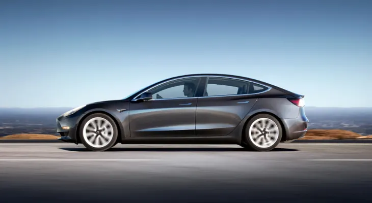 30 afortunados entusiastas de los autos eléctricos ya tienen su Tesla Model 3