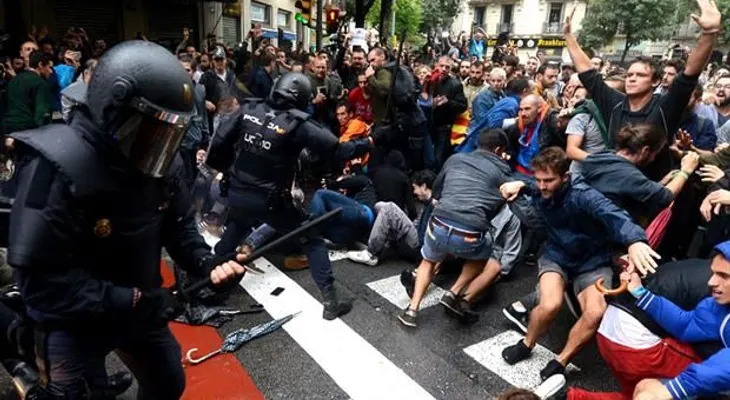  Más de 300 heridos en altercados en el referéndum de Cataluña 