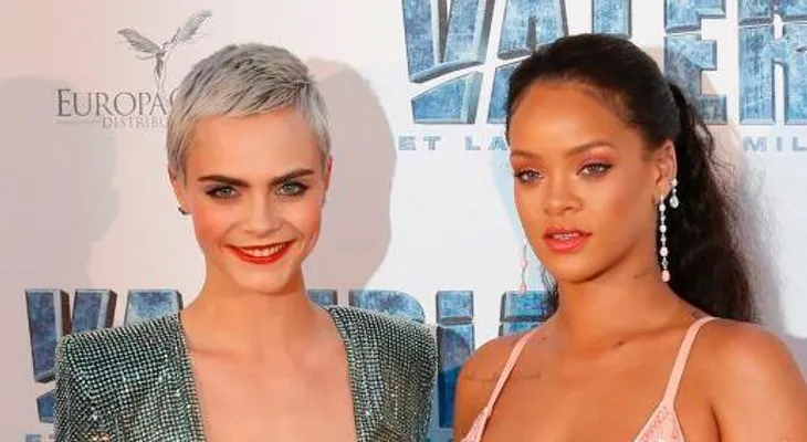 La inquietante mirada Cara Delevingne al escote de Rihanna de la que todos hablan