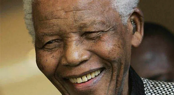 El carcelero revela Mandela convertía lo negativo en positivo 