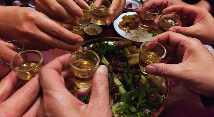 ¿Por qué consumir alcohol abre el apetito?
