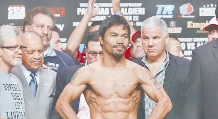 Pacquiao sale favorito sobre Chris Algieri