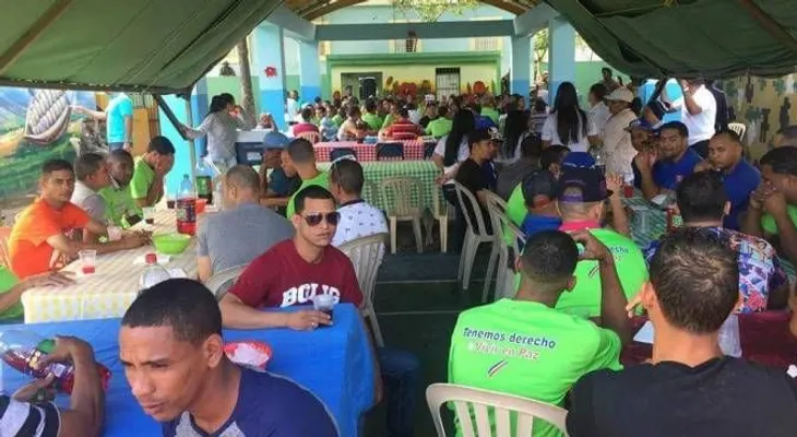 Marlon Martínez en la fiesta navideña de la Fortaleza Juana Núñez