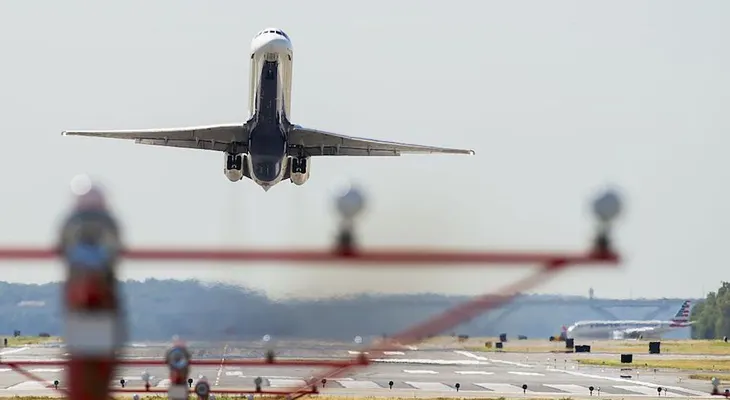 Esta aerolínea ahora podrá ofrecerte hasta 10.000 mil dólares para que dejes tu asiento