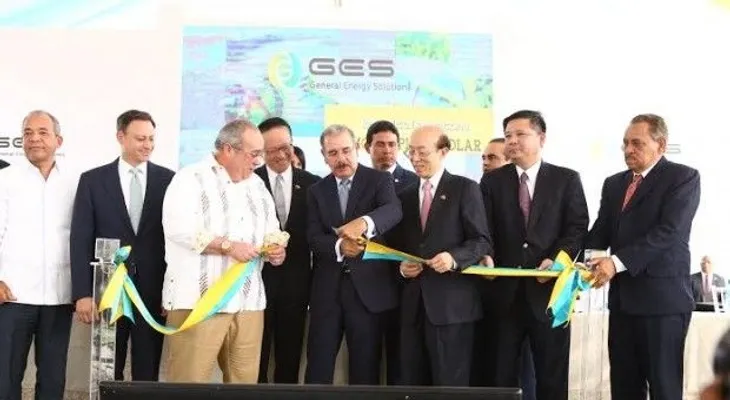 Gobierno inaugura parque de energía fotovoltaica en Monte Plata
