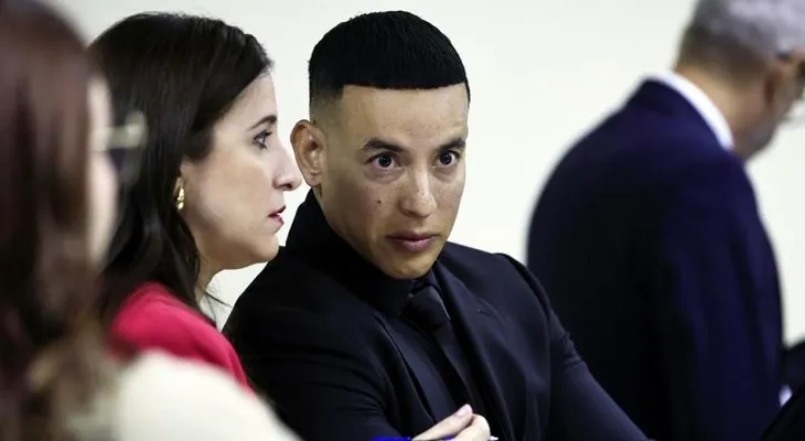 Juez en Puerto Rico rechaza solicitud de Daddy Yankee para consolidar casos contra su exesposa