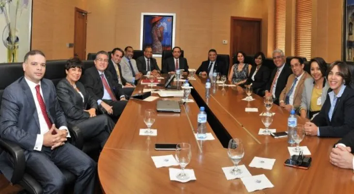 Gobernador Valdez Albizu recibe a nueva directiva de ABANCORD