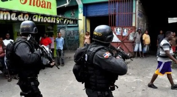 DNCD y MP allana 23 viviendas en 35 barrios de la Provincia SD