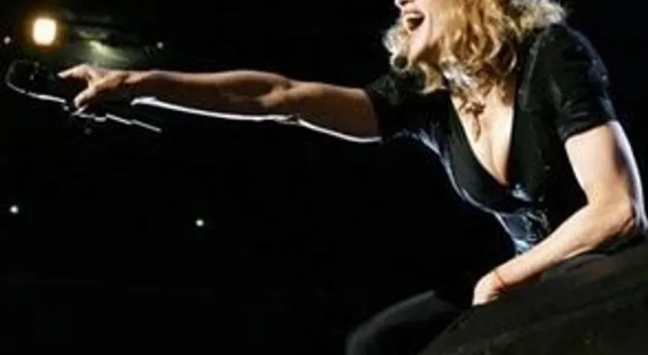Madonna molesta a sus vecinos por permiso para estacionar 15 vehículos