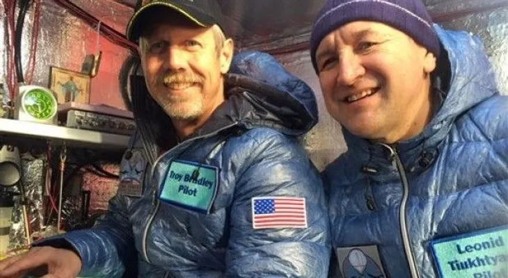 Pilotos de globo transocéanico aterrizan en México y rompen récord