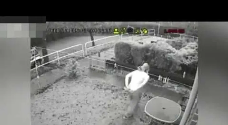 Se disputan el amor de una mujer en un duelo con cuchillo; como en los tiempos Salvaje