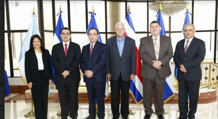 Designan al Gobernador del Banco Central de RD, Valdez Albizu, como presidente del CMCA