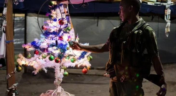 Guerrilleros de las FARC celebran su primer Año Nuevo en paz