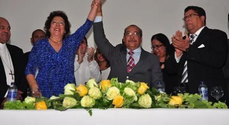  "Dejan posesionado gobernador de Puerto Plata"