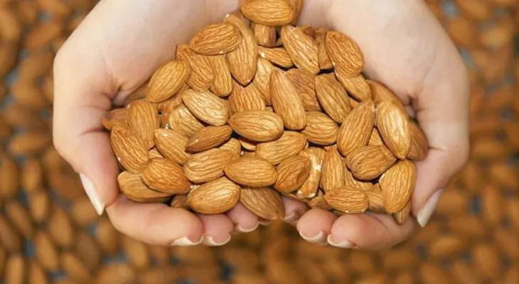Manténte en peso comiendo almendras
