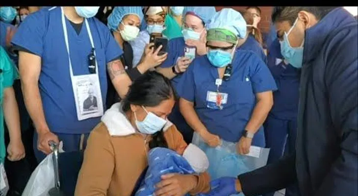 Enferma del coronavirus dio a luz en coma y 10 días después pudo conocer a su bebé