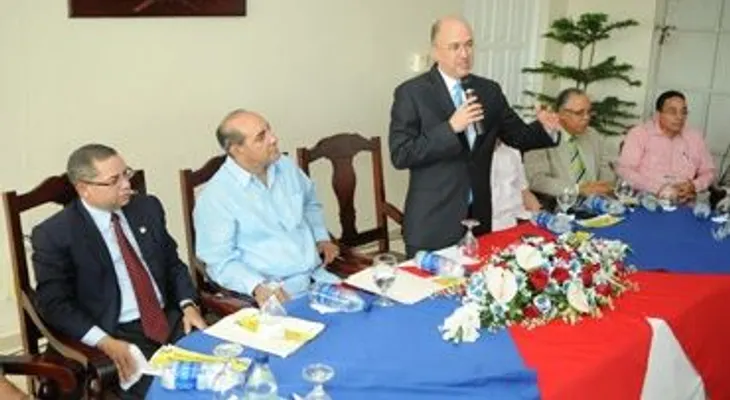 Domínguez Brito encabeza en Moca lanzamiento piloto Red Integral de Vídeo Vigilancia