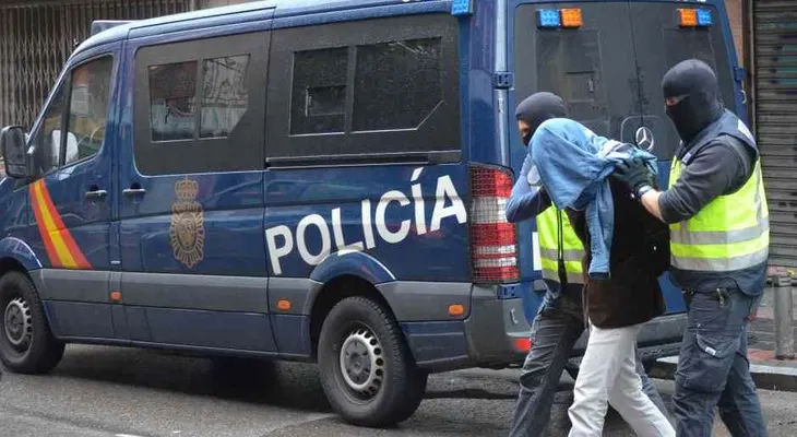 España detiene a otras dos personas vinculadas con ISIS