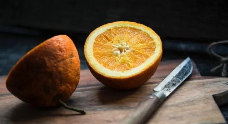 Comer una naranja al día ayuda a cuidar la visión