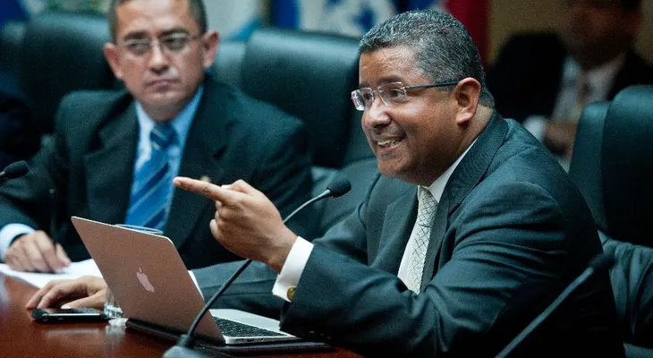Envían a juicio al presidente Francisco Flores por peculado y lavado de dinero