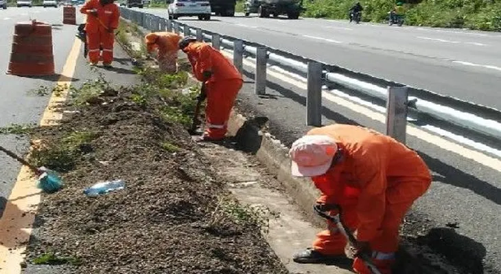 Obras Públicas realiza operativo en puentes, calles y avenidas de distintos puntos del país 