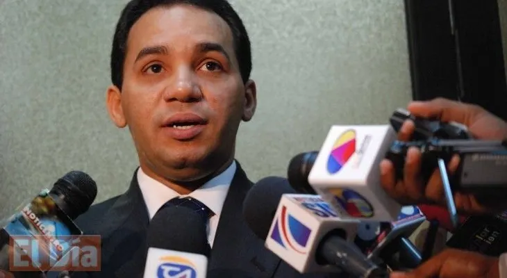 Piden limitar notarios tomarían declaración para Naturalización