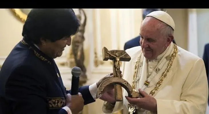 Respuesta del Papa a Evo por la cruz comunista no es lo que crees...(Video)