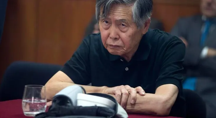 Fujimori examinado por dolores en la lengua 
