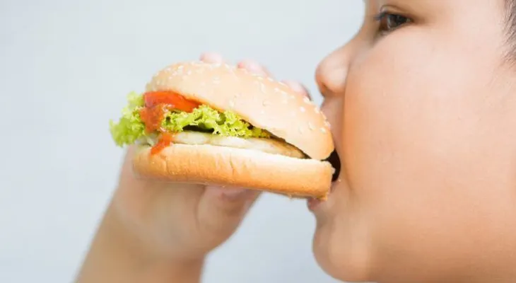 ¿Cómo evitar la obesidad infantil?