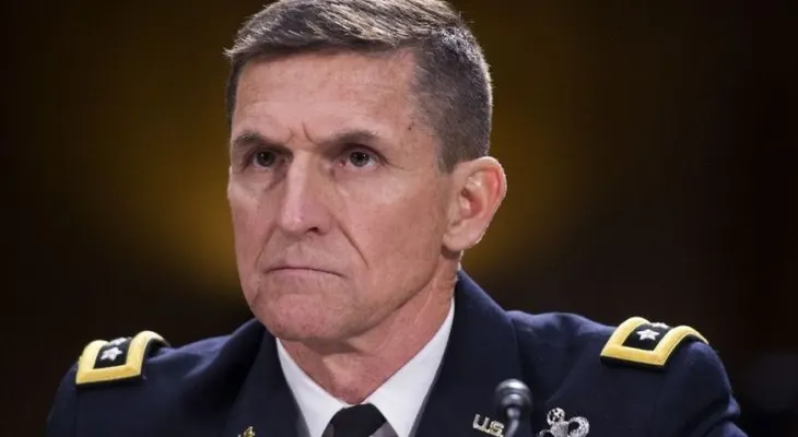 Flynn dimitió porque situación se hizo "insostenible"