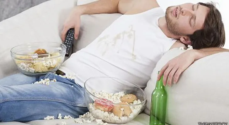 ¿Por qué nos da sueño después de comer mucho?