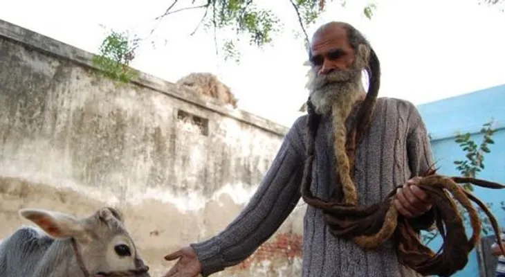 Hombre que no se ducha en 60 años dice que lo hace por motivos de salud