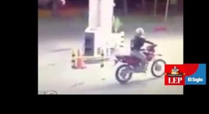 Justicia sobre ruedas: camión atropella a un ladrón para impedir un asalto en una gasolinera