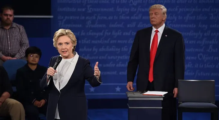 Resumen de encuestas: Clinton aventaja a Trump por 8 puntos