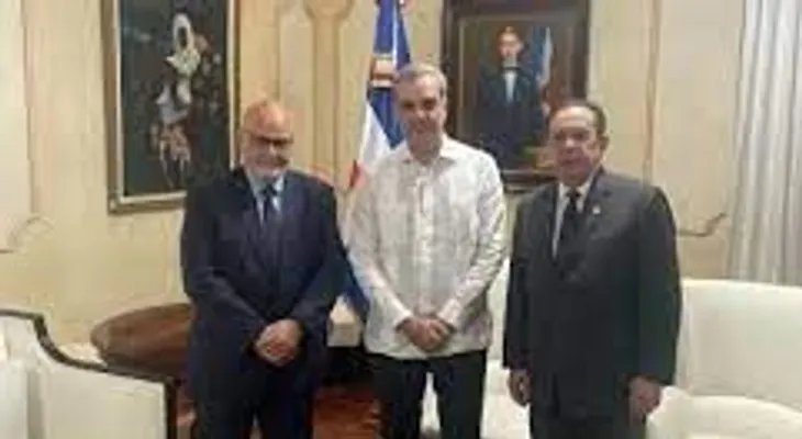 Misión FMI visita al presidente Abinader y destacan la rápida recuperación de la economía dominicana
