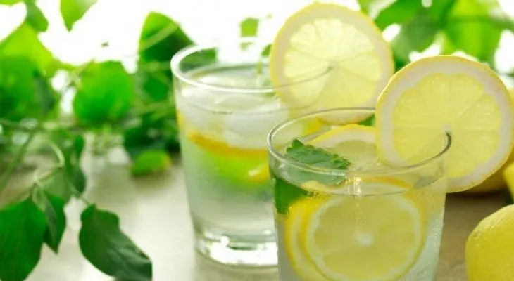 6 increíbles propiedades por las que debes comer limón todos los días