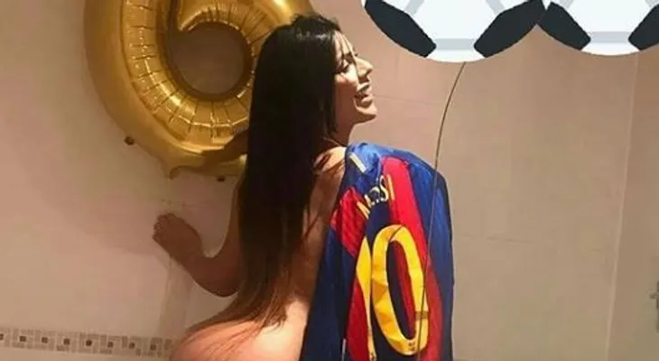 Miss Bumbum dedica un desnudo a Messi por sus 600 partidos. 